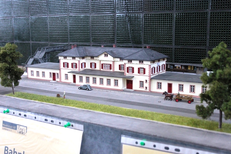 bahnhofb-hl